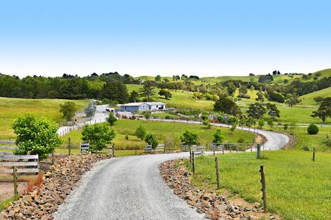 Photo of property in 306 Oneriri Road, Kaiwaka, 0573