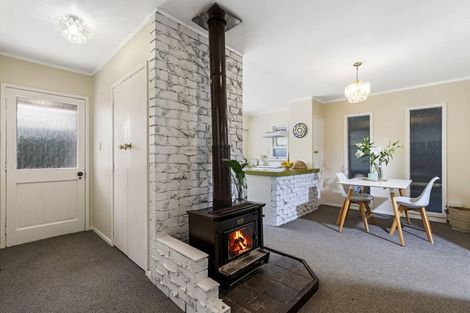 Photo of property in 1/7 Tallington Crescent, Torbay, Auckland, 0630