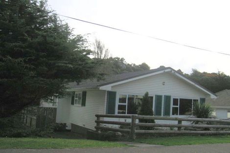 Photo of property in 44 Redwood Avenue, Tawa, Wellington, 5028