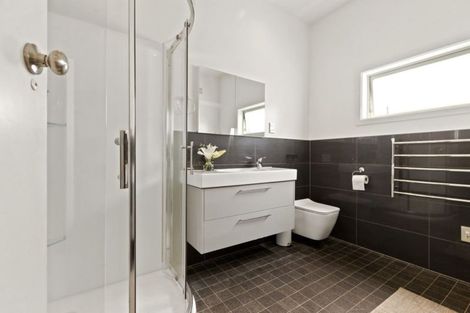 Photo of property in 1/15 Sylvan Park Avenue, Milford, Auckland, 0620