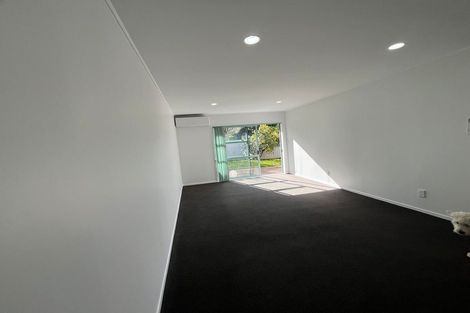 Photo of property in 2/7 Marbeth Court, Botany Downs, Auckland, 2010