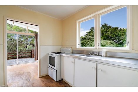 Photo of property in 17 Hilling Street, Titirangi, Auckland, 0604