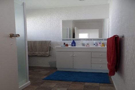 Photo of property in 2 Tupaea Place, Otumoetai, Tauranga, 3110