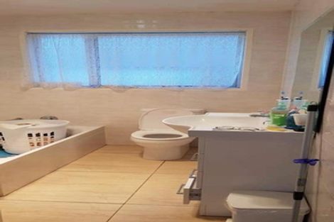 Photo of property in 15 Pixie Place, Pakuranga Heights, Auckland, 2010