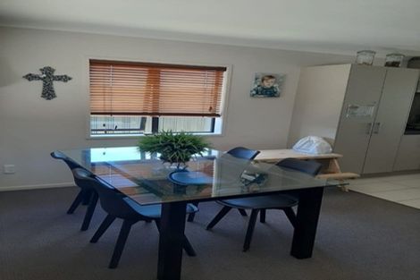 Photo of property in 10 Diamond Grove, Brown Owl, Upper Hutt, 5018