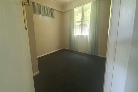 Photo of property in 39 Korau Grove, Stokes Valley, Lower Hutt, 5019