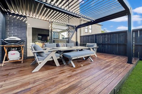 Photo of property in 19 Konoba Avenue, Kumeu, 0810