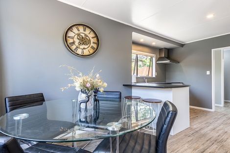 Photo of property in 23 Hookway Grove, Paraparaumu, 5032