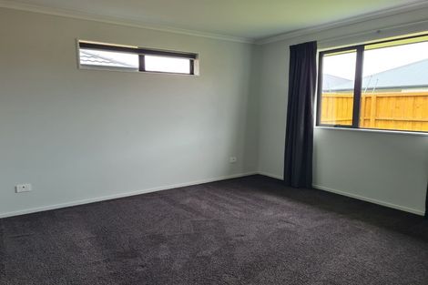 Photo of property in 8 Northmoor Boulevard, Rolleston, 7615
