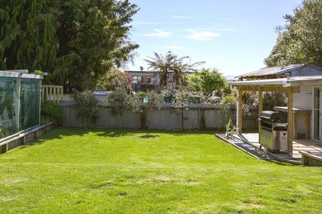 Photo of property in 9 Parata Street, Two Mile Bay, Taupo, 3330