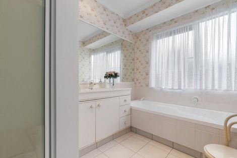 Photo of property in 23 Knightsbridge Place, Bethlehem, Tauranga, 3110