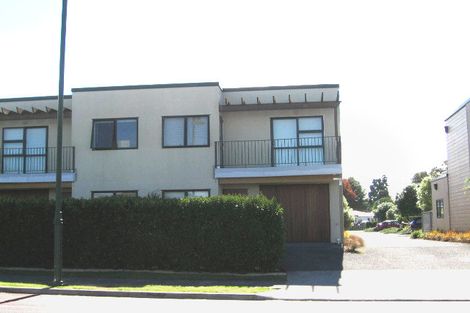 Photo of property in 17 Gunner Drive, Te Atatu Peninsula, Auckland, 0610