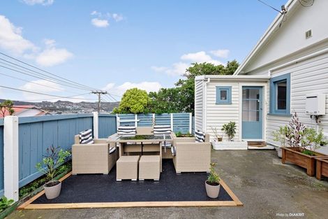 Photo of property in 40 Lonsdale Crescent, Rongotai, Wellington, 6022