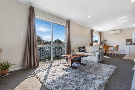 Photo of property in 25 Secretariat Place, Randwick Park, Auckland, 2105