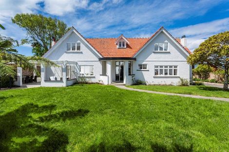 Photo of property in 1 Ascot Avenue, Narrow Neck, Auckland, 0624