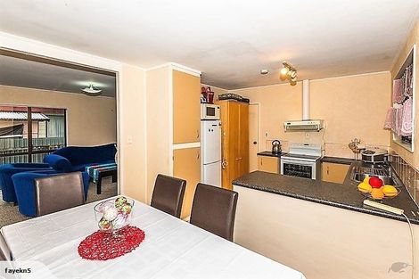 Photo of property in 2/190 Te Irirangi Drive, Flat Bush, Auckland, 2019