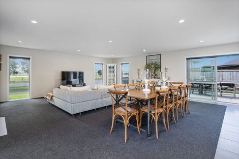 Photo of property in 86 Kupe Drive, Whitianga, 3510