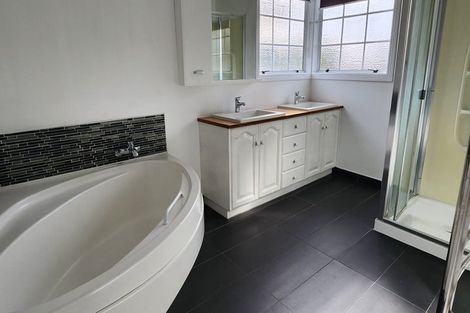 Photo of property in 38 Nui Mana Place, Te Atatu South, Auckland, 0610