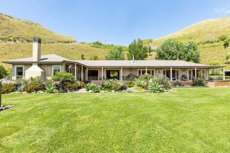 Photo of property in 11 Mangakuri Road, Kairakau, Havelock North, 4295