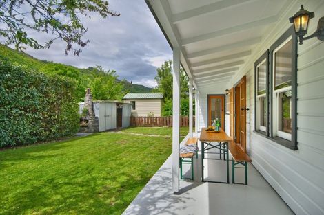 Photo of property in 25 Bedford Street, Arrowtown, 9302