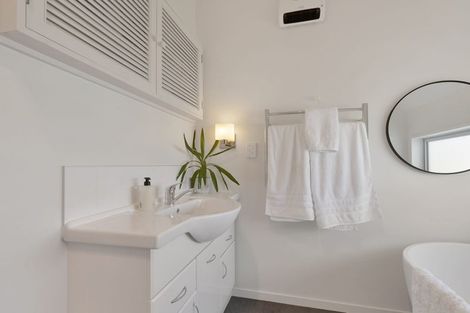 Photo of property in 107 Windermere Road, Papanui, Christchurch, 8053