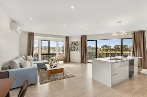 Photo of property in 2 Tihema Lane, Westgate, Auckland, 0614