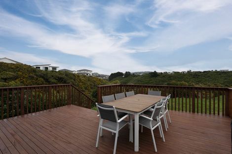 Photo of property in 17 Belize Grove, Grenada Village, Wellington, 6037