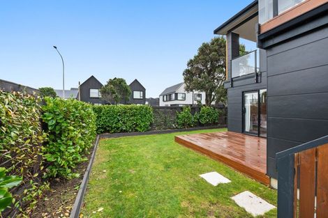 Photo of property in 16 Cuba Street, Petone, Lower Hutt, 5012