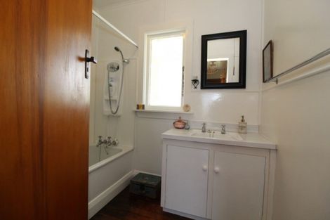 Photo of property in 4 Moorhouse Street, Waimate, 7924