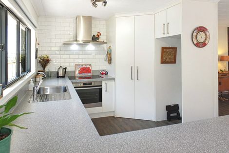 Photo of property in 25 Cousins Avenue East, Foxton Beach, Foxton, 4815