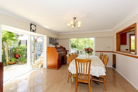 Photo of property in 238 Mangorei Road, Merrilands, New Plymouth, 4312