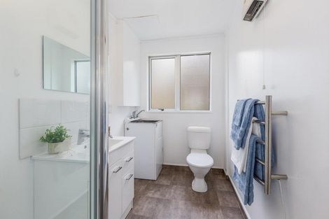 Photo of property in 1/56 Collins Avenue, Tawa, Wellington, 5028