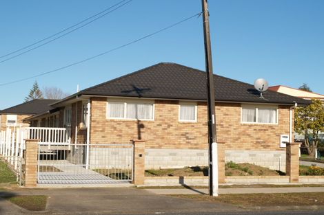 Photo of property in 25 Royton Avenue, Mangere East, Auckland, 2024