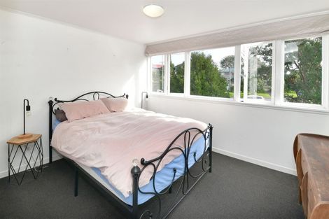 Photo of property in 2/911 Whangaparaoa Road, Manly, Whangaparaoa, 0930