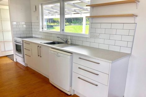 Photo of property in 3 Wirihana Road, Titirangi, Auckland, 0602