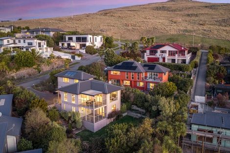 Photo of property in 5 Signal Hill Road, Mount Pleasant, Christchurch, 8081