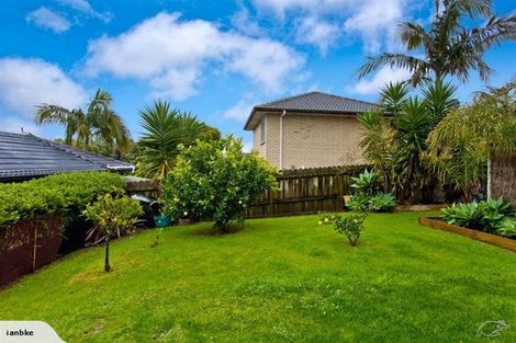 Photo of property in 32 Chadlington Avenue, Henderson, Auckland, 0612