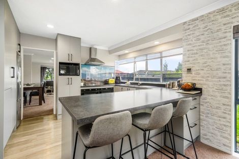 Photo of property in 1 Caesar Roose Drive, Glenview, Hamilton, 3206