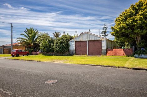 Photo of property in 82 Domett Street, Waitara, 4320