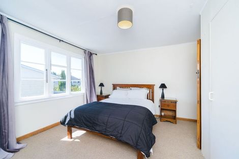 Photo of property in 16 Freyberg Street, Roslyn, Palmerston North, 4414