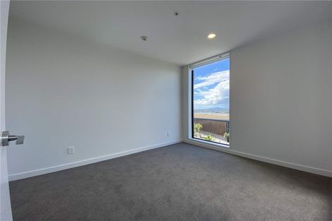 Photo of property in 402/19 Rawene Road, Birkenhead, Auckland, 0626
