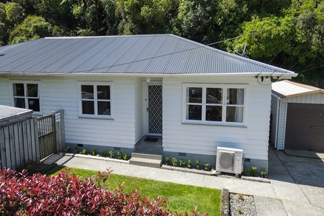 Photo of property in 3/16 Redwood Avenue, Tawa, Wellington, 5028