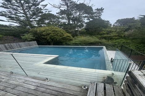 Photo of property in 14 Beazley Place, Glendene, Auckland, 0602