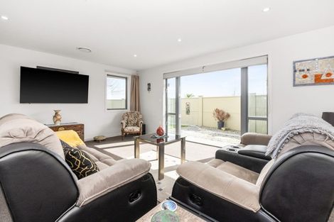 Photo of property in 17 Rotoiti Way, Poraiti, Napier, 4112