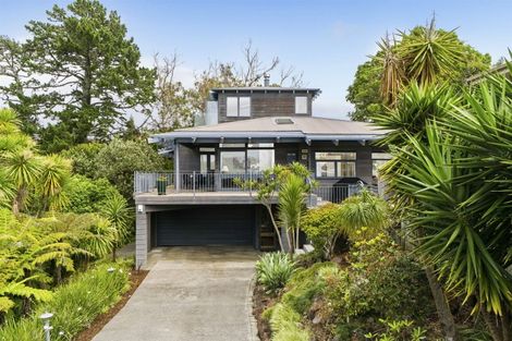 Photo of property in 3/130 Beach Road, Castor Bay, Auckland, 0620