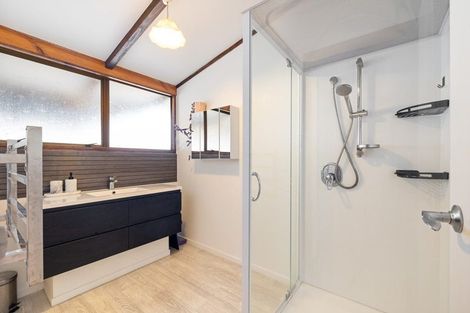 Photo of property in 6 Colonial Place, Kelvin Grove, Palmerston North, 4414
