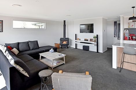 Photo of property in 13 Unwin Place, Twizel, 7901