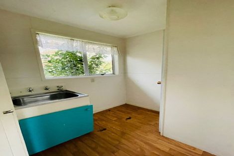 Photo of property in 35 Fairdale Avenue, Red Hill, Papakura, 2110