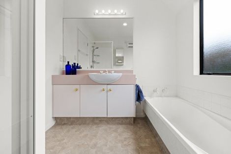 Photo of property in 6 Kingsgate Avenue, Havelock North, 4130