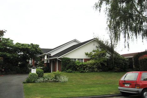 Photo of property in 10 Highland Place, Avonhead, Christchurch, 8042